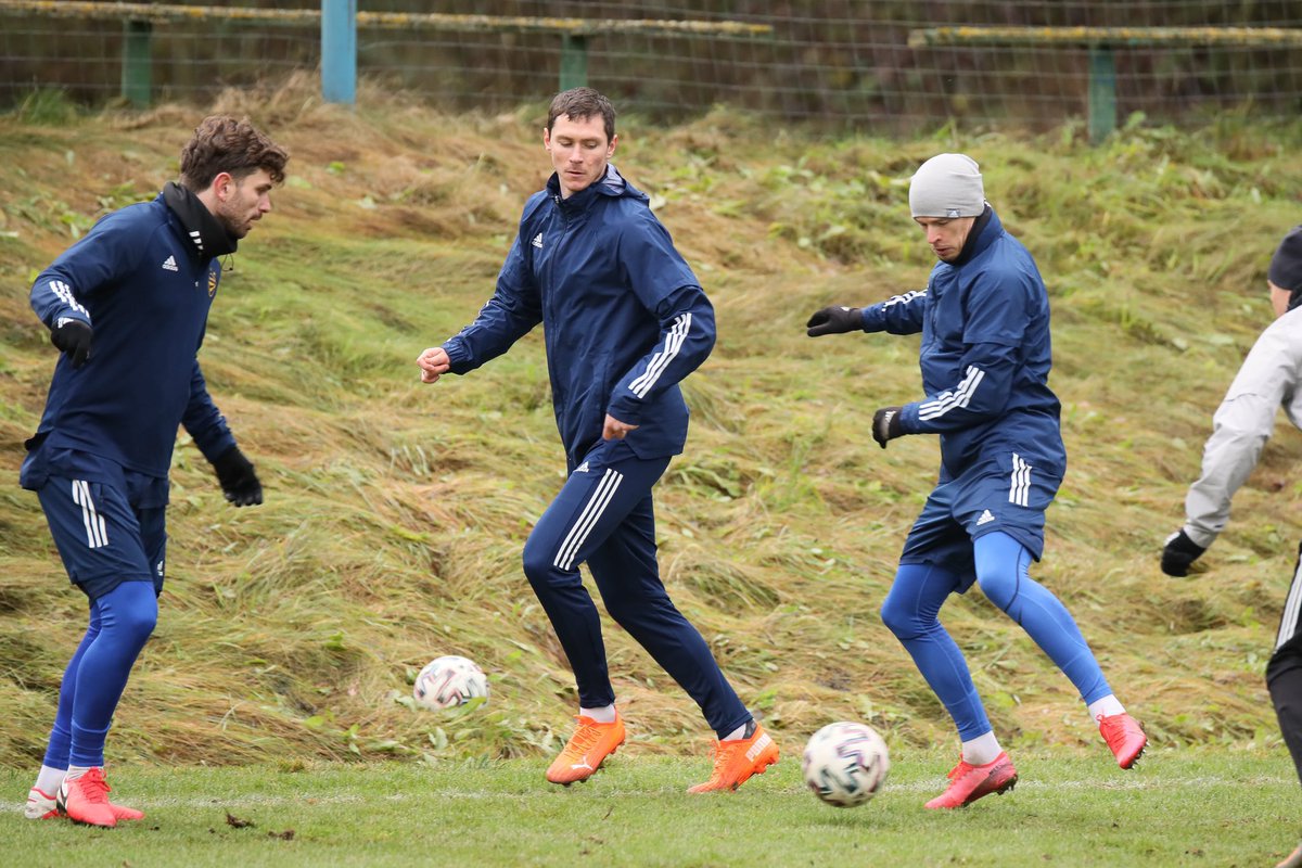 FCBATE's tweet photo. ⚡️ WORKWORKWORK ⚡️
🔜 #clasico #DMNBATE https://t.co/C1XsTohTip