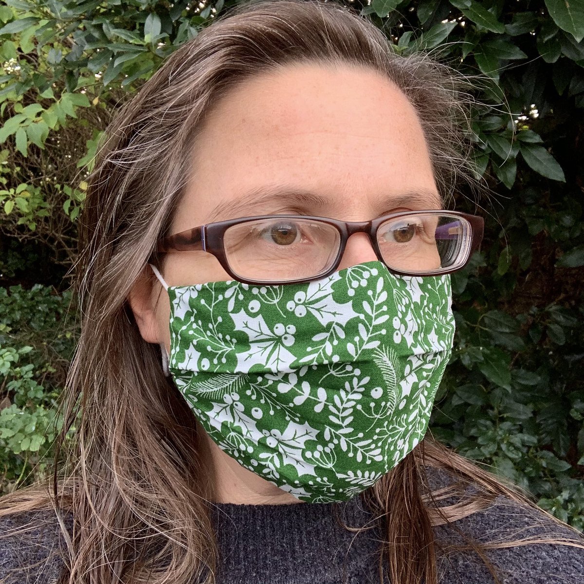 SewingSeaside's tweet photo. New Christmas face masks now in stock in the #Etsy shop! - These green and white face masks have a festive holly pattern to get you into the holiday spirit!🎄

Available in all sizes from kids to Adult Large. 

To buy yours now, just visit https://t.co/RC2bkocW17 
#facemasks https://t.co/aBrnJjHmNG