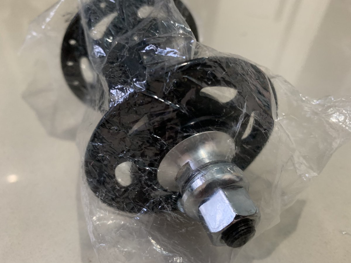 LuxeMotion's tweet photo. HUB GIORNI 36 HOLE 
FRONT ONLY NEW
SEALED BEARING
RINGAN
LONCER

#fnfjb https://t.co/MhvwfPmVMS