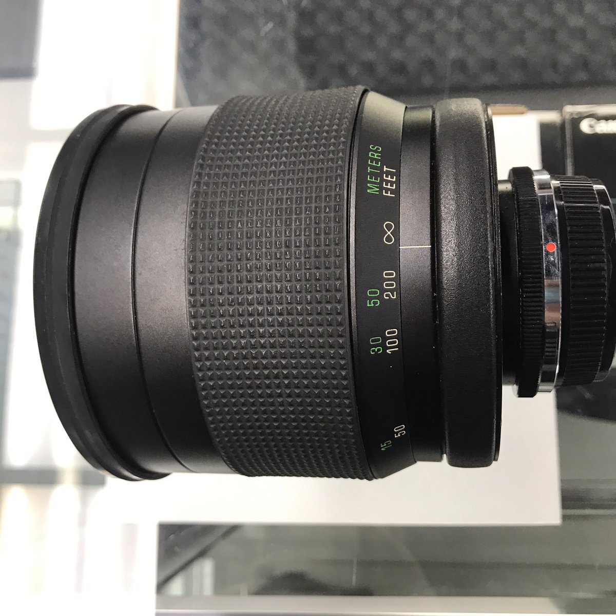 fantailmedia's tweet photo. “Does this lens make my camera look thick?” 600mm f8 (OM mount) #ThingsISeeAtWork #vintage #cameragear https://t.co/doFpMVUzWD