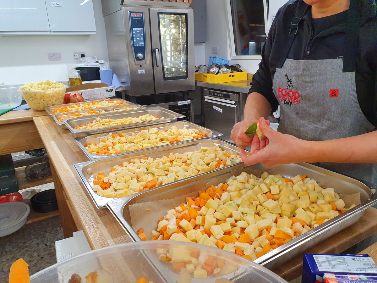 Bulk cooking for the local food bank. Thank you chef Lucia for your skills! We are raising funds for ingredients each week so if you can help please DM. #communitykitchen #foodbank #donate #volunteerlondon #rhylkitchen