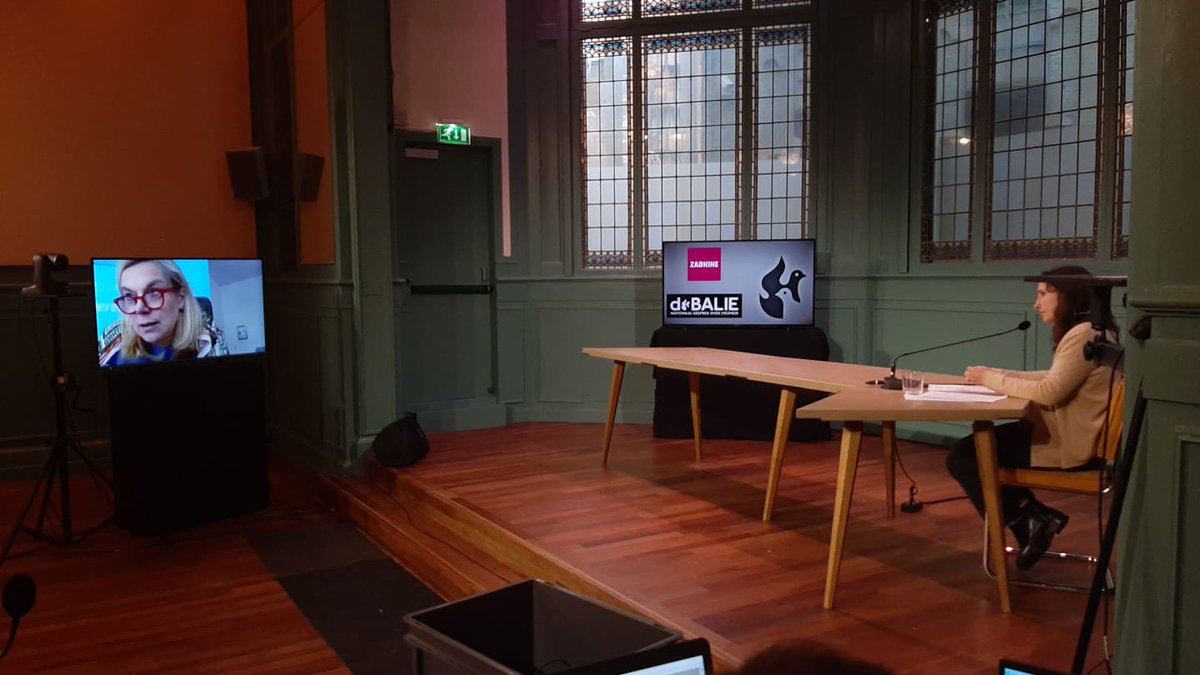 DeBalie's tweet photo. "Alles mág gezegd worden, maar niet alles hoeft gezegd te worden."

@SigridKaag in gesprek met @Ianth en studenten van Zadkine Rotterdam in het Nationaal Gesprek over Vrijheid. 

#vrijheid #ngov #vfonds #mboraad #4en5meicomite https://t.co/4ZdIFsJth7