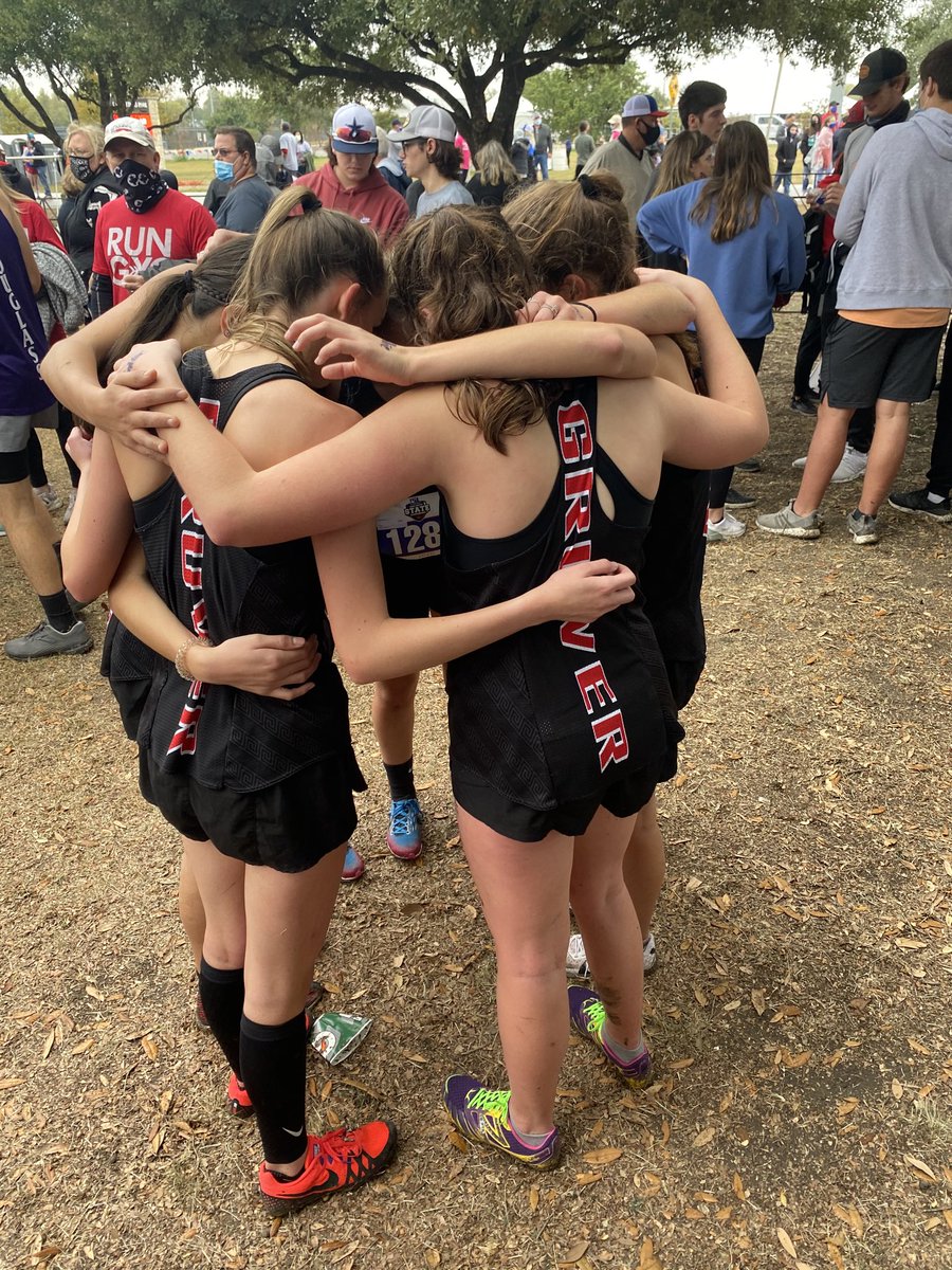 The XC girls rocked it at Roundrock placing 2nd at the State Cross Country meet. Great job girls.