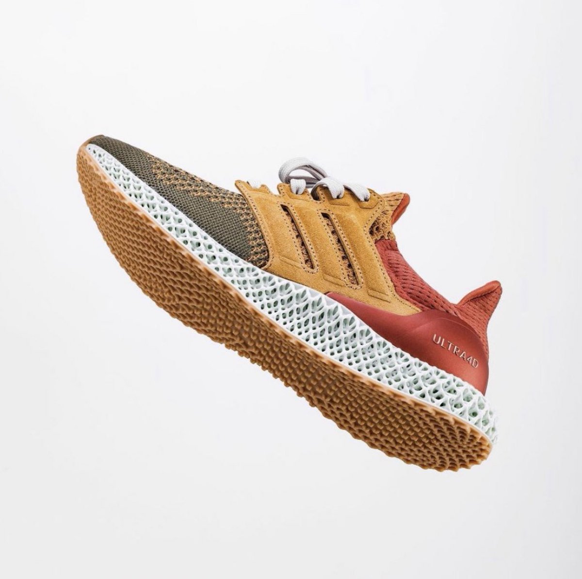 social status ultra boost 4d