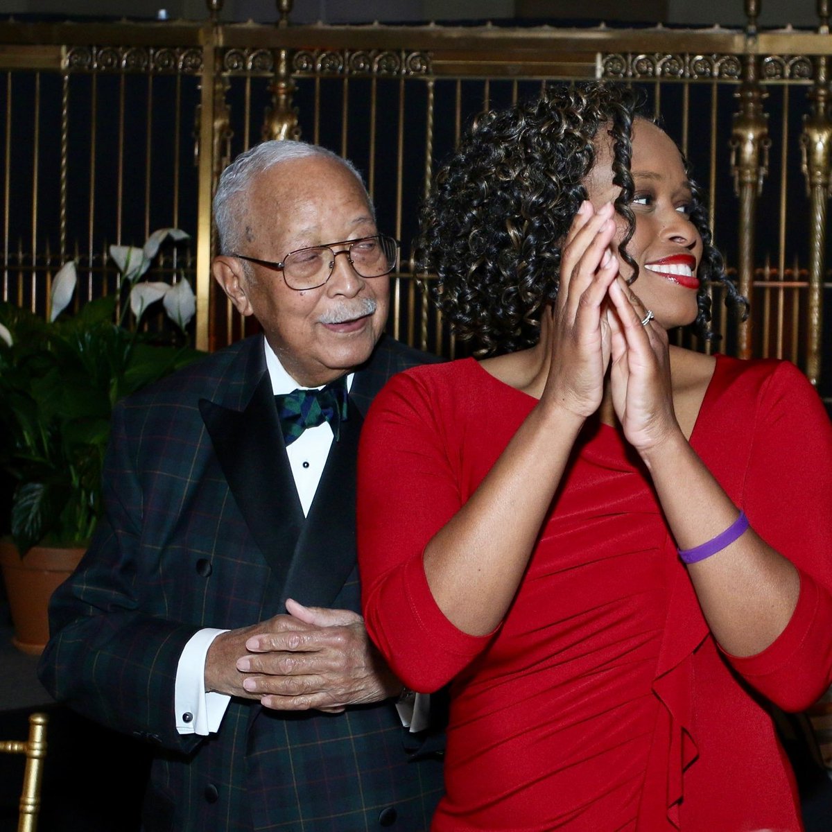 Chanda_Rubin's tweet photo. RIP Mayor David Dinkins, a true warrior and gentleman, who loved tennis &amp; was so invested in its success. We were lucky to have you fighting for us the way you did. Rest now, back with your angel. 🕊🙏🏽❤ https://t.co/KU9rKGkPLS