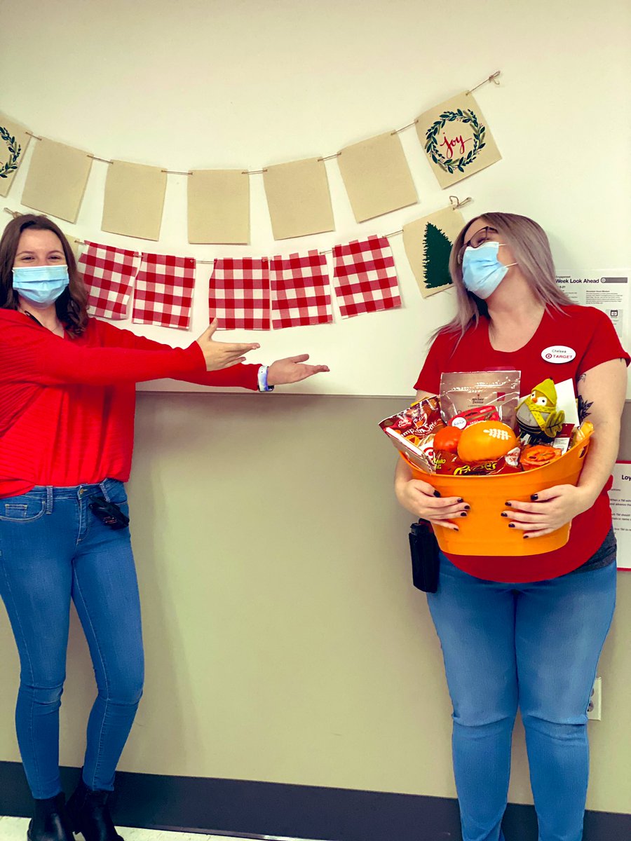 ErinMateyak's tweet image. It was amazing to see how many team members nominated each other for our “Thankful for You” -peer recognition drawing.  #t0278 🎯#SupportEachother #OneTeam @jillianTarget @Ukaplan_TGT @Summer_K_W