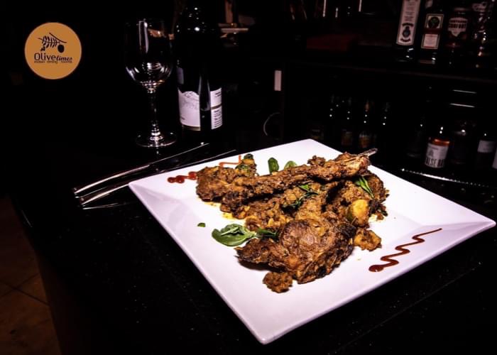 Are you thinking what we’re thinking? 😋 

Order from Olive Limes today 🍛

-
Call: 01442 828444 order online: olivelimes.com from 5pm
-
#olivelimes #tring #aylesbury #luton #dunstable #indianrestaurant