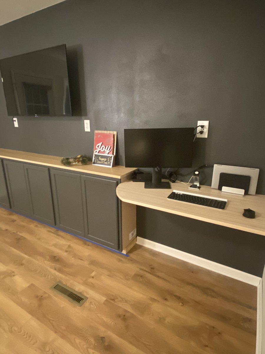 samphelps21's tweet photo. @LongtimeToolies goofed around and added stock cabinets to make a built in / desk in a newly renovated Den https://t.co/mZ40tqyO56