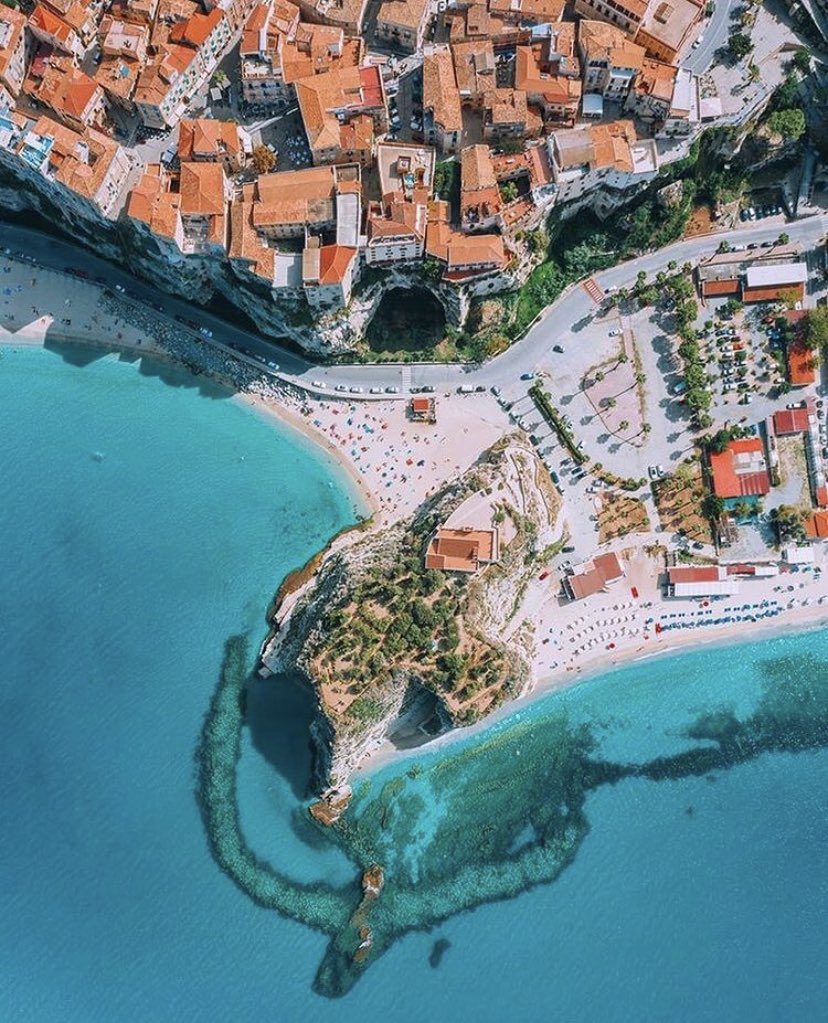 Summer Loading... ☀️ 
📍Tropea, Calabria

#italy #travel #summer #calabria #beauty #sea #travelgram #nature #motivation #cities #wanderlust 
📸 @mario___dangelo @mr_a_19 #instagram