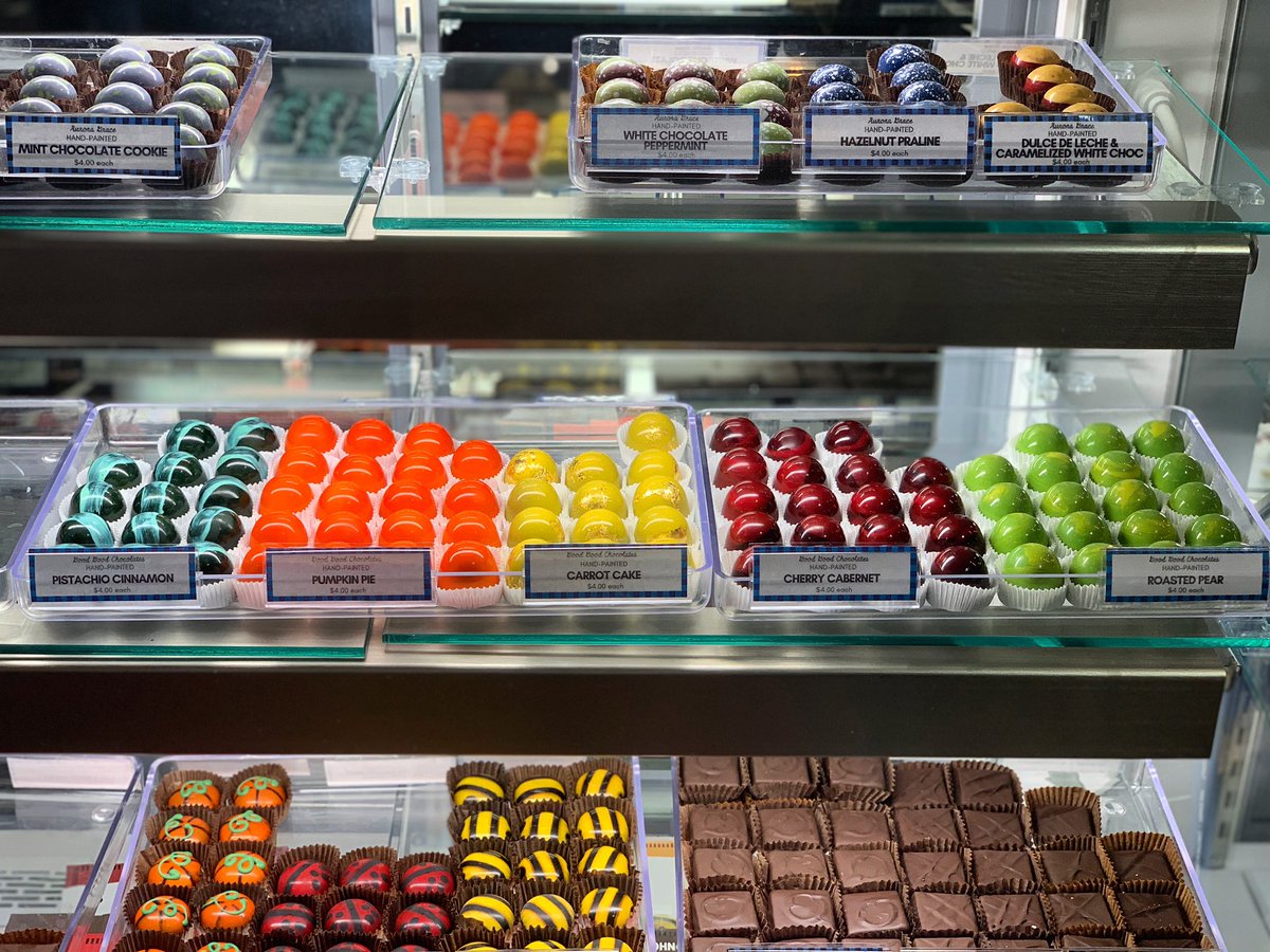 Mesmerizing hand painted chocolates from Good Good Chocolates, Aurora Grace and @johnandkiras at @RdgTerminalMkt https://t.co/fZ2SroRUJh