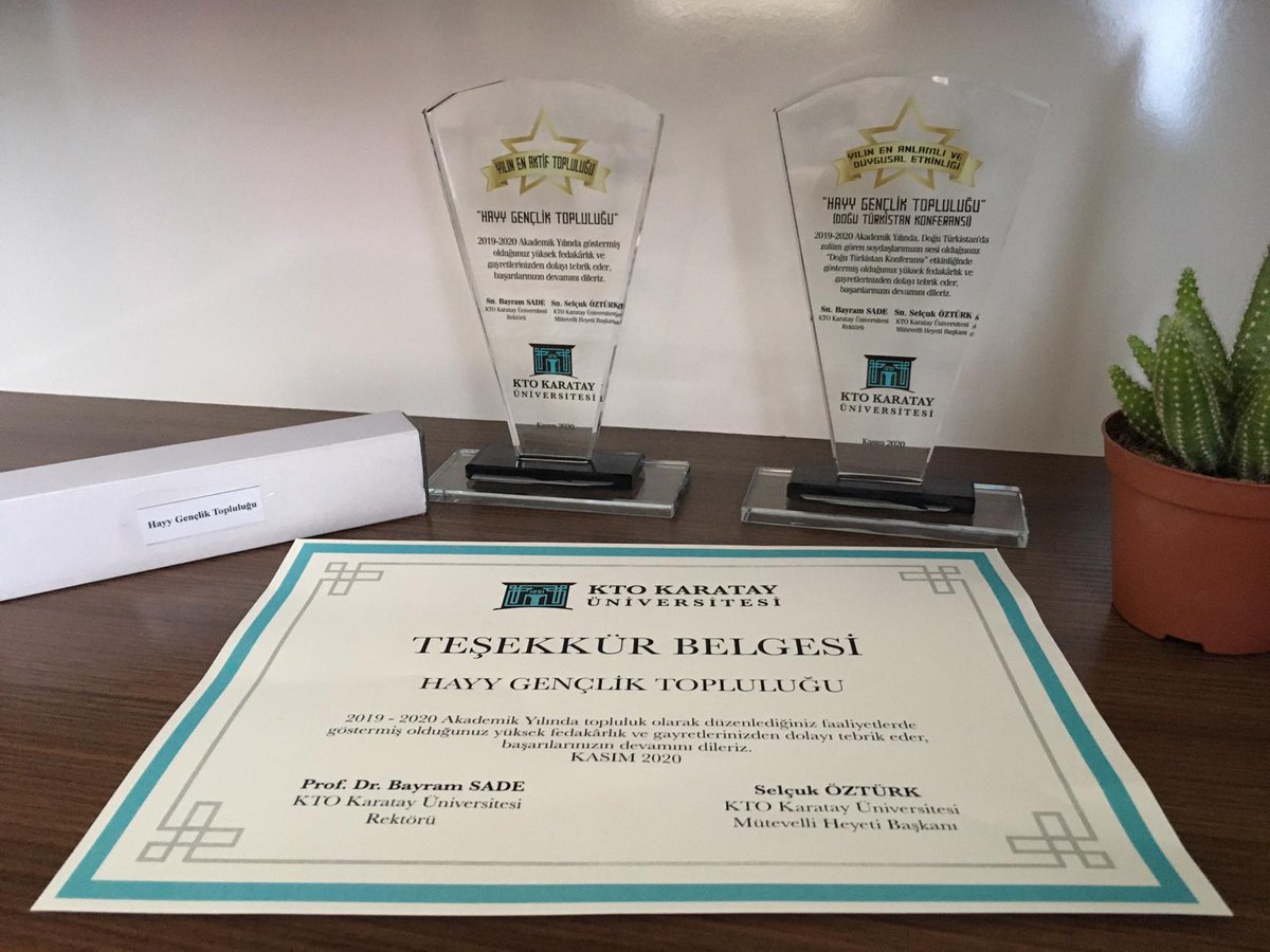 Hayy Gençlik Öğrenci Topluluğu olarak  <a href="/ktokaratay/">KTO Karatay Üniversitesi</a>sks nin düzenlemiş ödül törenininde "Yılın En Aktif Topluluğu" ve " Yılın En Anlamlı ve Duygusal Etkinliği" kategorilerinde ödül almaya layık görüldük.
@ktokaratay <a href="/bayramsade/">Bayram Sade</a> <a href="/selcukozturk_/">Selçuk ÖZTÜRK</a> #karatayüniversitesi