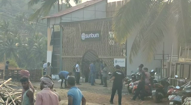 InGoa24x7's tweet photo. #Sunburn | You can't go anymore to your favorite Ozran beach in #Vagator, Sunburn has allegedly made it private!
WATCH: https://t.co/rdxpV5p7iB
#Goa #GoaNews https://t.co/F8jLImdJPh