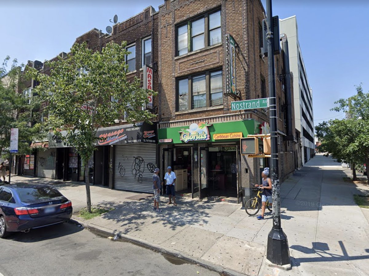 Eater NY (@EaterNY) on Twitter photo 24/11/2020 15:43:06 Crown Heights Caribbean mainstay Gloria’s shutters amid a bizarre property ownership battle ny.eater.com/2020/11/24/215… Crown Heights Caribbean mainstay Gloria’s shutters amid a bizarre property ownership battle ny.eater.com/2020/11/24/215…