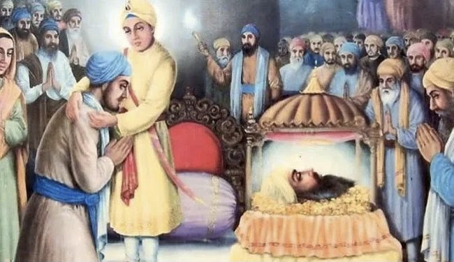 गुरु तेग बहादुर की शहादत दुनिया में मानव अधिकारों के लिए पहली शहादत थी.
औरंगज़ेब के जुल्म से बचाने के किए पंडित कृपा राम ने जब नौवें गुरु का दरवाज़ा खटखटाया तो 24 नवंबर 1675 को, उन्होंने अपनी शहादत दे कर हिंदू धर्म की रक्षा की.
#GuruTeghBahadur