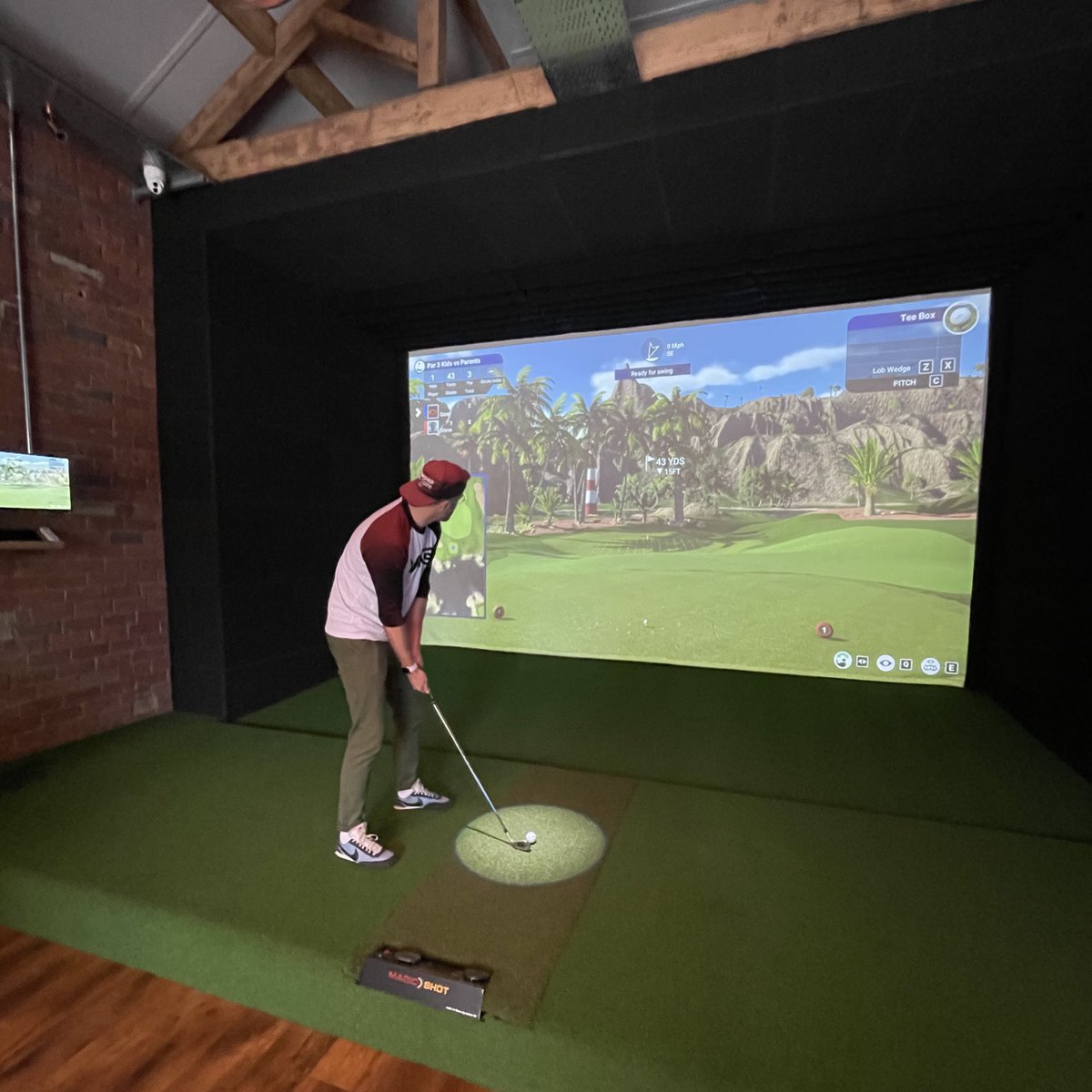 thedomcut's tweet photo. Popped to @TomFletchBB’s new venture at Dye House Golf in Brighouse today. The place is looking unbelievably good. So proud of the bugger.

Opening soon - you’ll love it. https://t.co/5FDFP8B48T