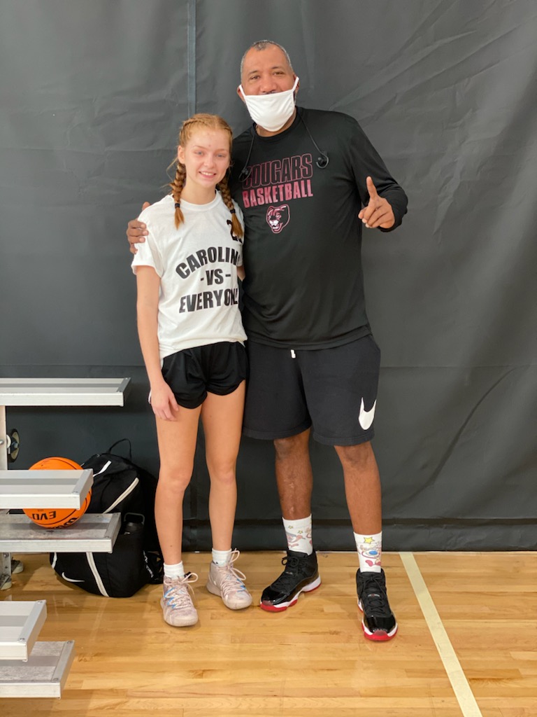 confidencehoops's tweet photo. ⚠️ 2023 PG Sailor Readern⚠️
@sailor_2023 has been a Cougar since 6th grade and now entering her Sophomore season dropping just under 25 ppg.🪣🪣 2020 SCISA region player of the year. 
@confidencehoops @InsiderExposure @CarolinaGHoops @95Recruit 
#thatcougarlife
#GymRat
#Shegrind https://t.co/Ic38fI6SB3