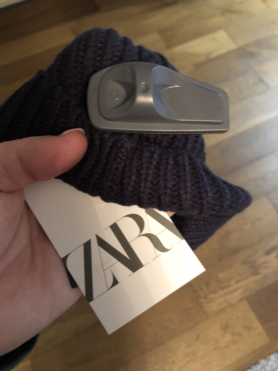 Just received my online <a href="/ZARA_Care/">ZARA CARE</a> order to find this 🤦🏼‍♀️ Any tips to remove without sending back as actually like the hat