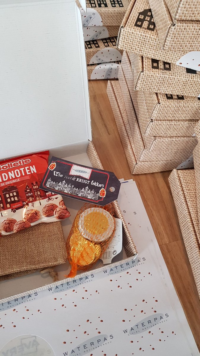 We zijn weer druk met de Sinterklaas verrassing voor omze klanten....ben jij dit jaar zoet geweest?