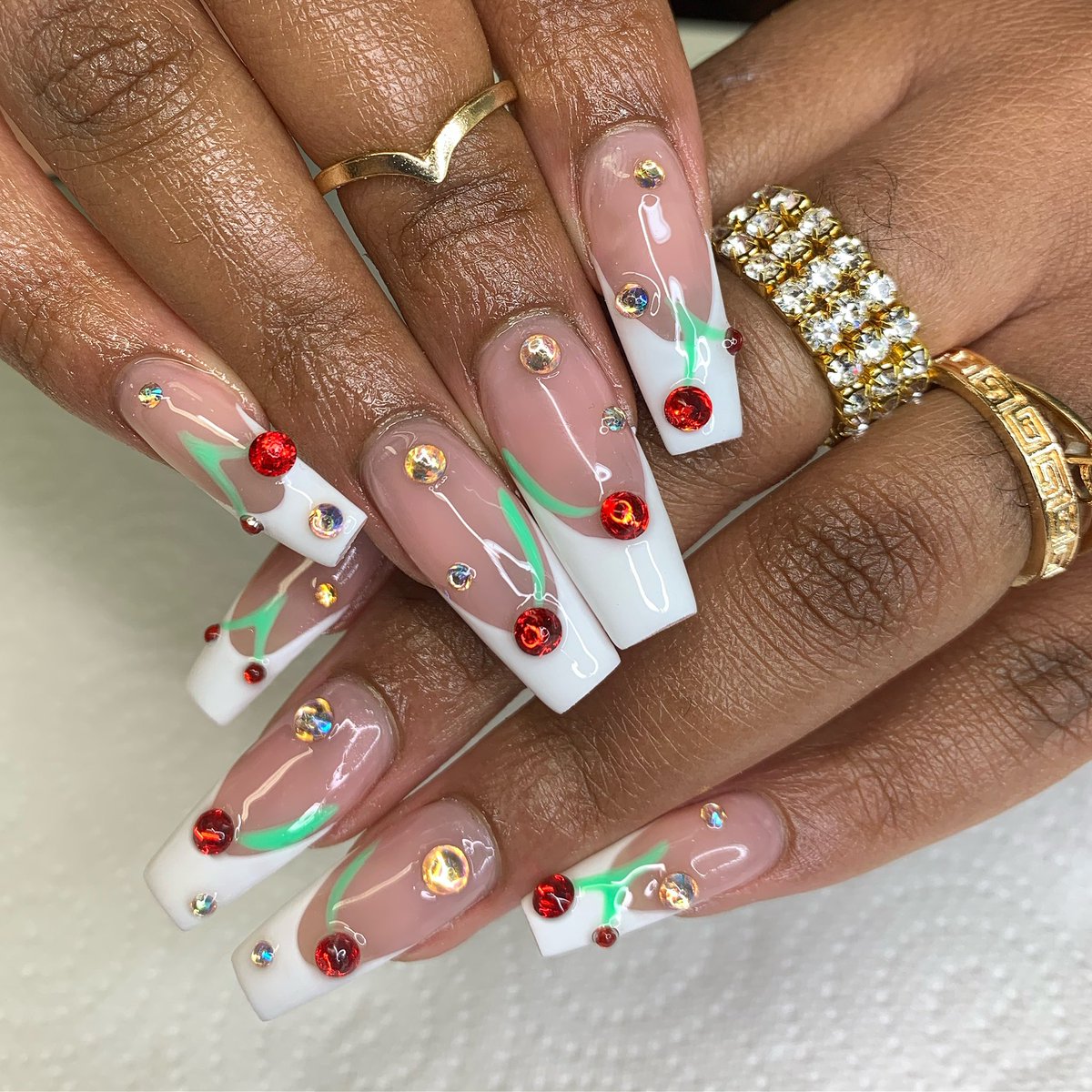 SheaDBeauty's tweet photo. Cherries 🍒 https://t.co/0siUZ70jg8