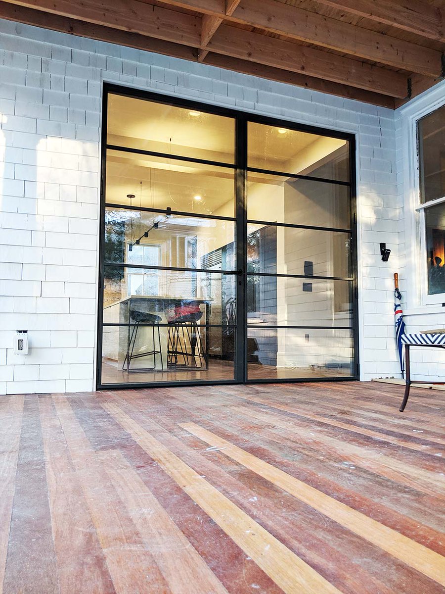 2FoldDoors's tweet photo. Post-installation view of a closed French door with horizontal muntin grids and a lockrail.

#customhinged#customsteelproducts#thermallybrokensteel#steelprofile#hinged#roomwithaview#architecture

https://t.co/QlpUpbCJDX https://t.co/tiO7RD5oRY
