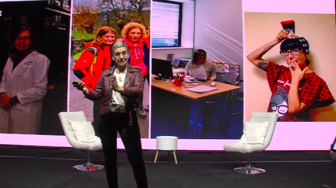 Pharmadus's tweet photo. Nuestra CEO @Beaescur presenta a algunas de las mujeres que forman parte del equipo @Pharmadus y que le inspiran en su día a día. 😍 #HonestSummit https://t.co/UebzsHZ7U1