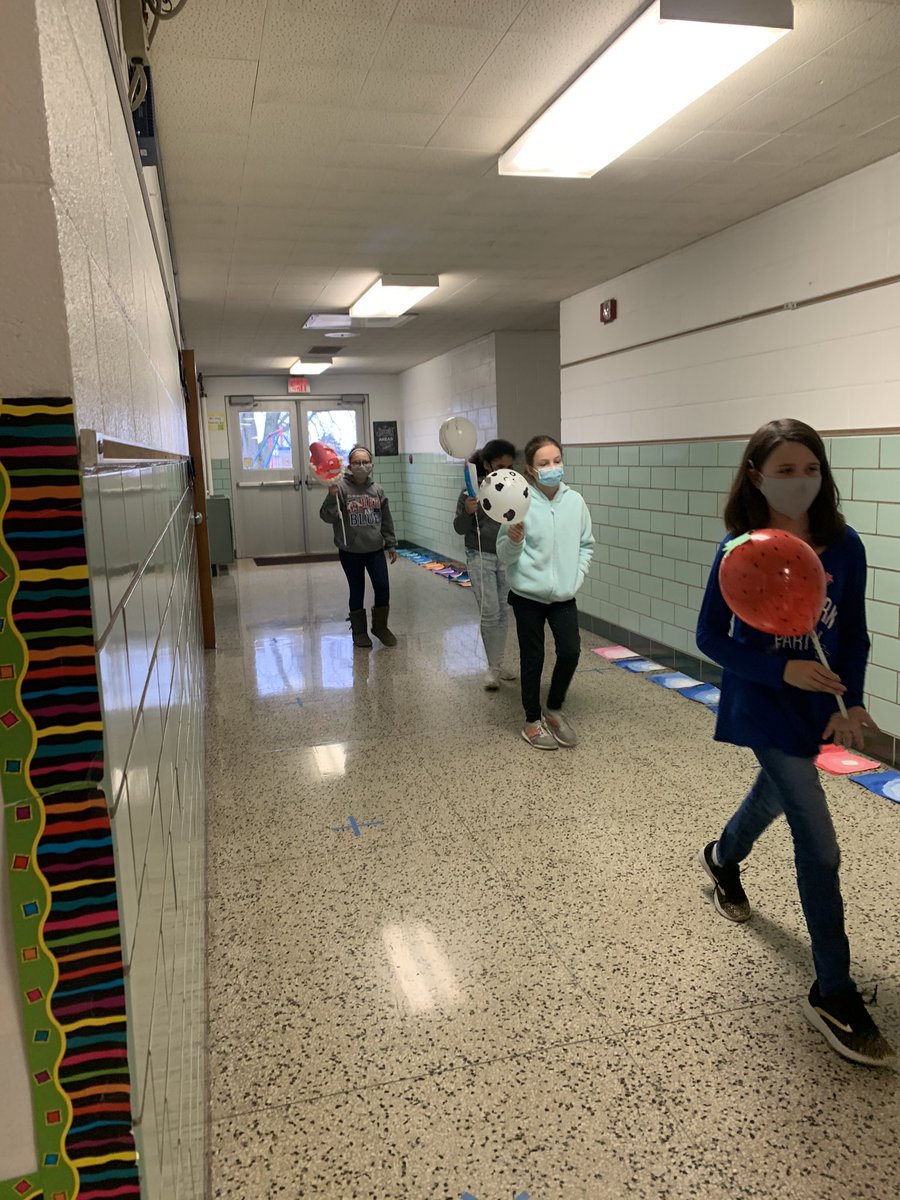 IWUESRaiders's tweet photo. Check out some awesome floats from the 5th grade Thanksgiving Day Parade! #iwuesraiders #iwraiders #MacysParade https://t.co/fdlsLIhH1h