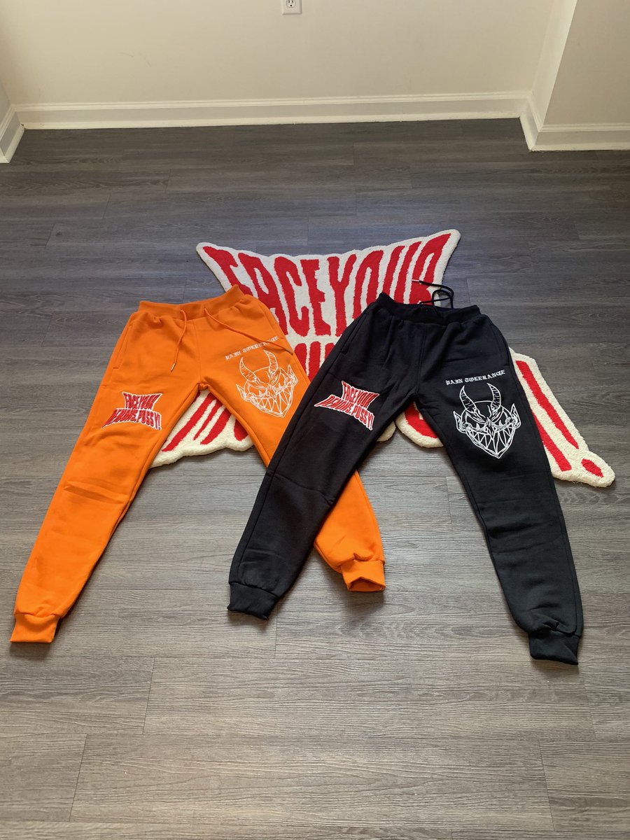 RAHEEMISBLIND's tweet photo. pop up inna few days 👹👯‍♂️ sweatpants by @paint0lerance https://t.co/xshlQsa8T9