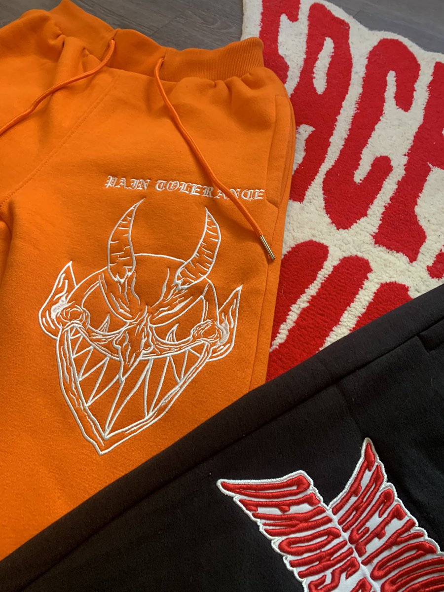 RAHEEMISBLIND's tweet photo. pop up inna few days 👹👯‍♂️ sweatpants by @paint0lerance https://t.co/xshlQsa8T9
