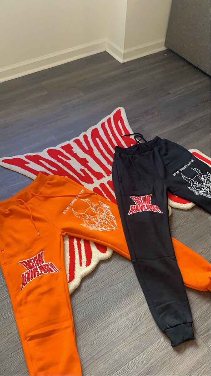 RAHEEMISBLIND's tweet photo. pop up inna few days 👹👯‍♂️ sweatpants by @paint0lerance https://t.co/xshlQsa8T9