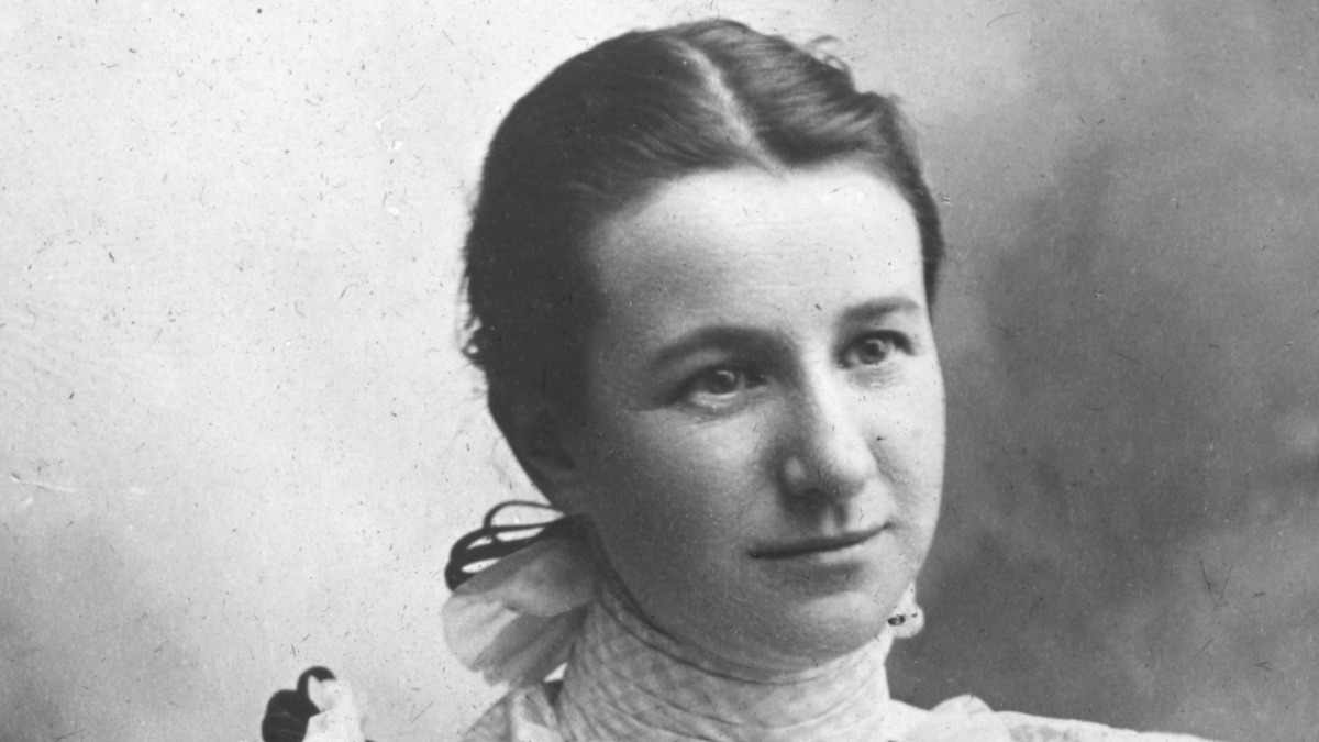 CdnMHF's tweet photo. #CMHF2021: Mary Edith Tyrrell was introduced into Canada’s fledgling mining industry through her husband Joseph Burr Tyrrell. In 1921, she and 19 like-minded wives launched the Women’s Association of the Mining Industry of Canada (WAMIC). #canadianmining #womeninmining #WAMIC https://t.co/kKaP2bCaZN