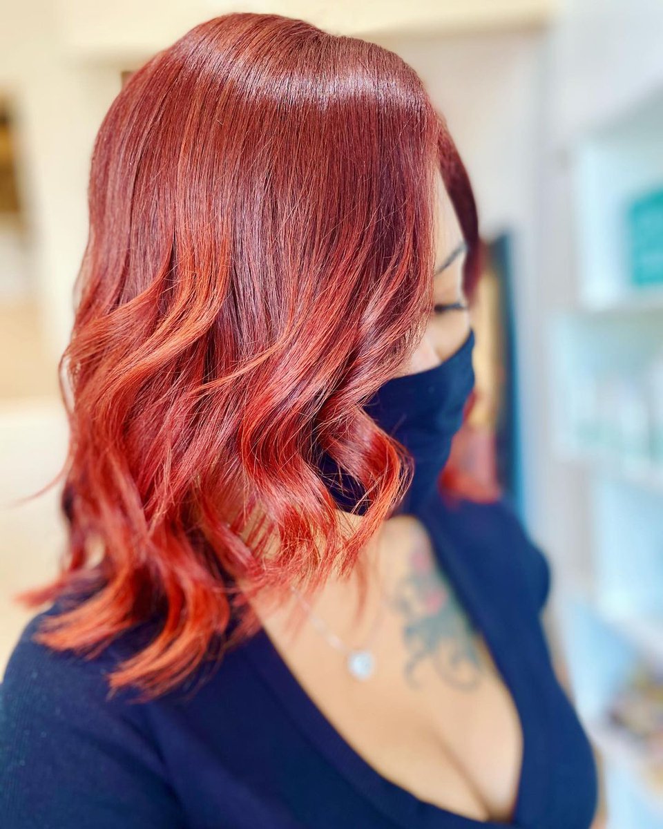 WellaEducation's tweet photo. Nicole Revish out here bringing the heat with a vibrant #WellaRed. πΆ Check out that before shot!
#wellahair #wellalife #wellaeducation #stylistspotlight https://t.co/emKAnWrZ7Y