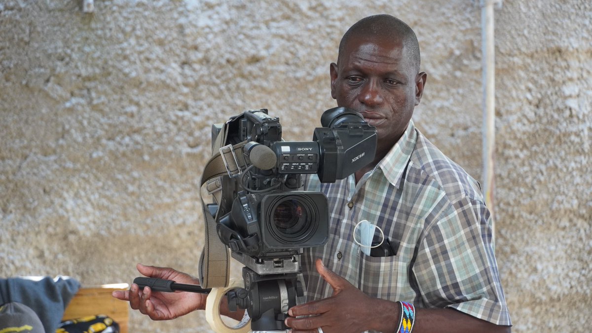crow_motion's tweet photo. Is Kenyan art archived enough for posterity or even educational purposes? That's the reason we exist. To archive Art and Art processes. Art &amp; culture documentaries are our speciality and we're greatful that @DfsKenya partnered with @kitfest_ke to enable us document #KITFEST2020 https://t.co/o05OiiFFdG