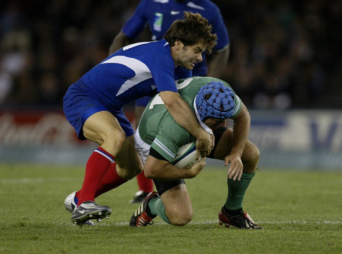 IrishRugby's tweet photo. Everyone in Irish Rugby is thinking of our friends in @FranceRugby following the desperately sad news of Christophe Dominici's passing.

We're thinking particularly of Christophe's family, friends and former team-mates at this sad time. May he rest in peace. 🇫🇷 https://t.co/AiCMTqurm9