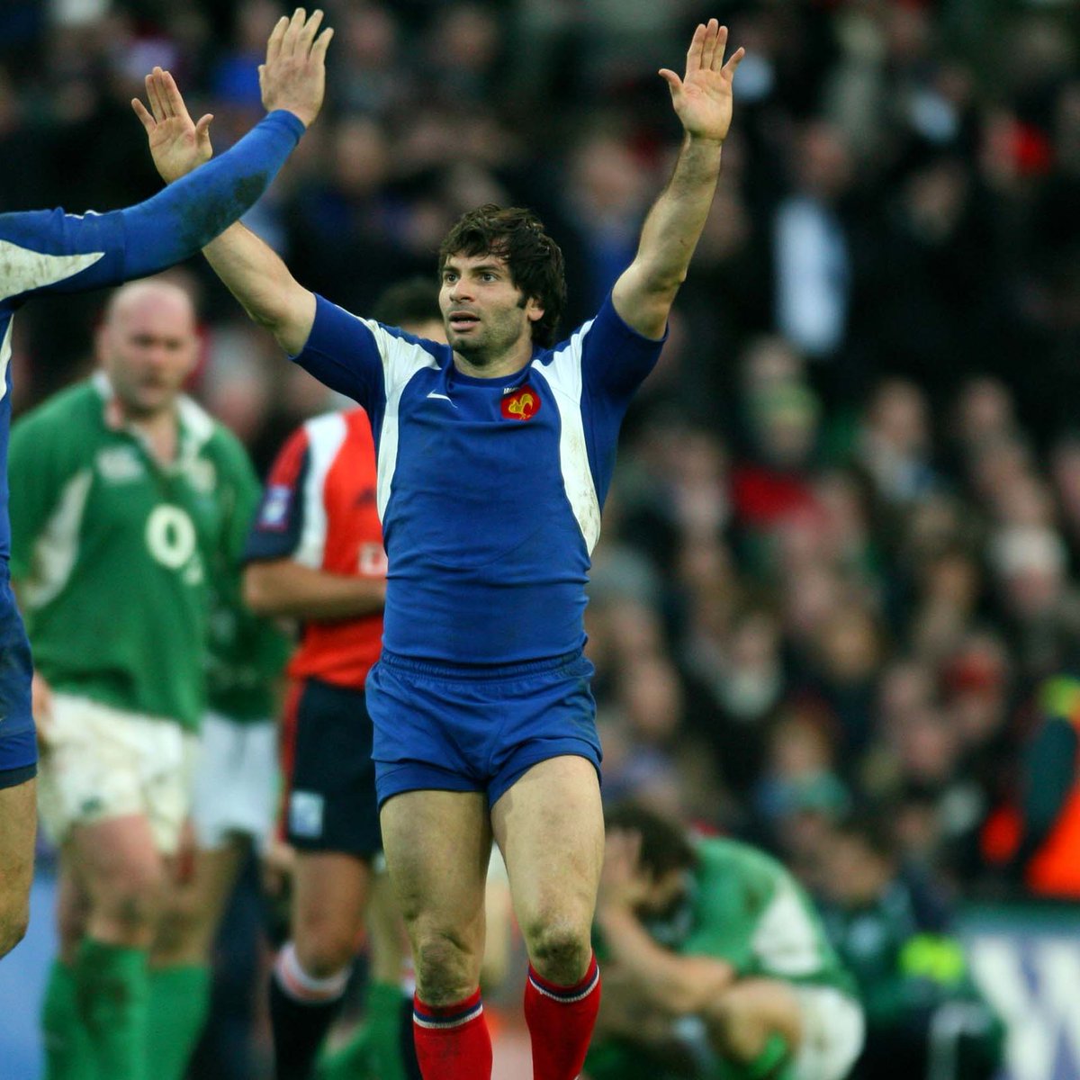 IrishRugby's tweet photo. Everyone in Irish Rugby is thinking of our friends in @FranceRugby following the desperately sad news of Christophe Dominici's passing.

We're thinking particularly of Christophe's family, friends and former team-mates at this sad time. May he rest in peace. 🇫🇷 https://t.co/AiCMTqurm9