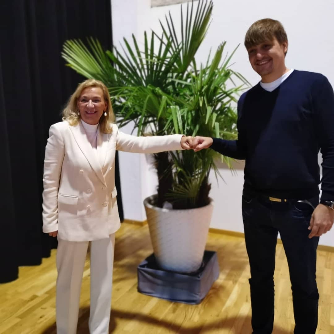 Heute wurde im Hauptausschuss und Hauptgruppenausschuss Edgar Martin einstimmig zum Nachfolger von Susanne Jonak gewählt. In seiner Antrittsrede würdigt er die Verdienste von Kollegin Jonak und formulierte sein größtes Anliegen, die gegenwärtige Krise gemeinsam zu meistern.