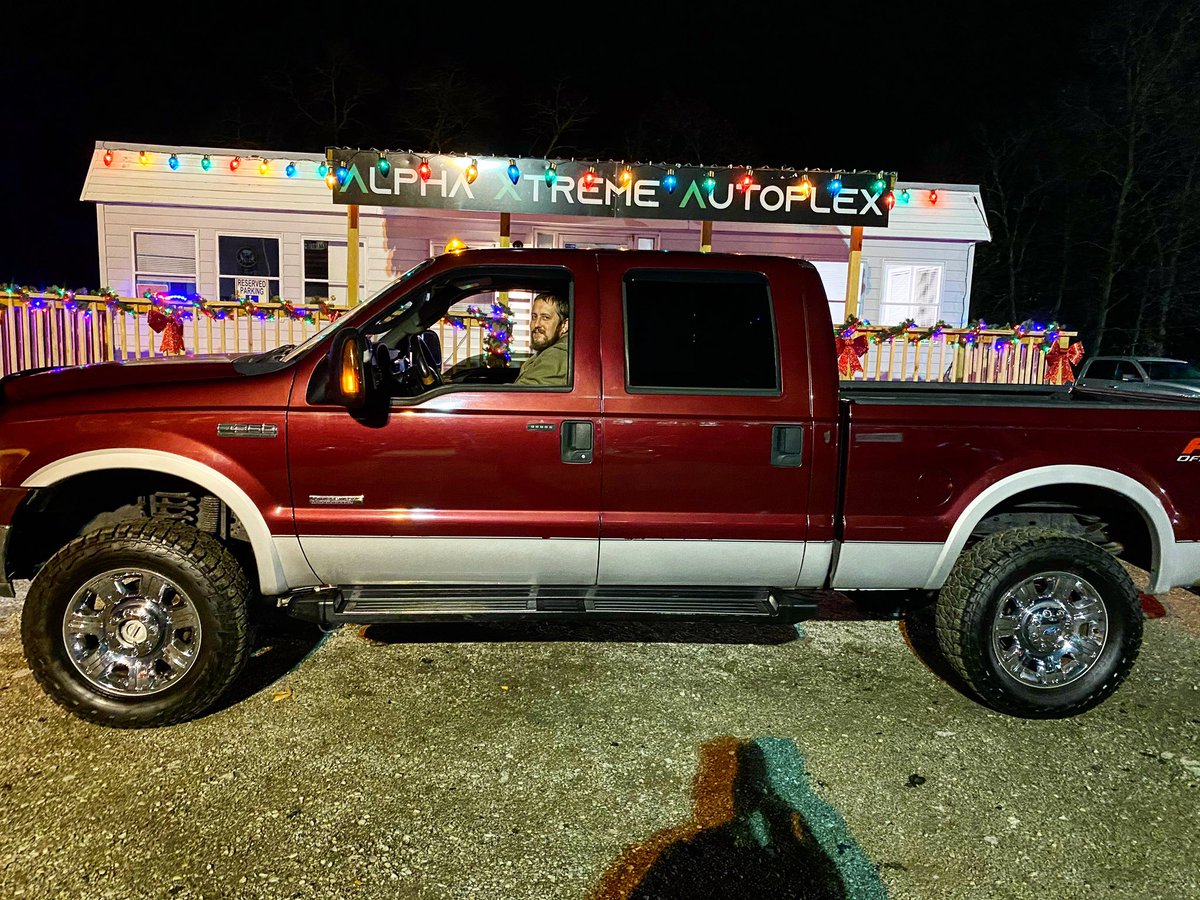 peebles_cody's tweet photo. Congrats to Matt on his Xtremely good purchase of a Ford F-350 Powerstroke Diesel! Welcome to the Alpha Xtreme Family! https://t.co/fYAWHGIwW0
