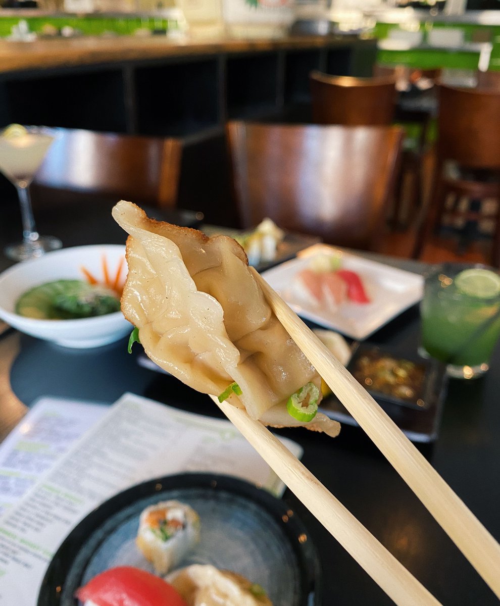 Masu_AV's tweet photo. Picture this duck gyoza, but in the comfort of your own kitchen. That could be your reality if you order takeout or delivery from us :) Call or hit up the Doordash app to order from Northeast or Apple Valley!

#takeout #delivery #masu #supportlocal #localrestaurant https://t.co/qzTioWZYhI