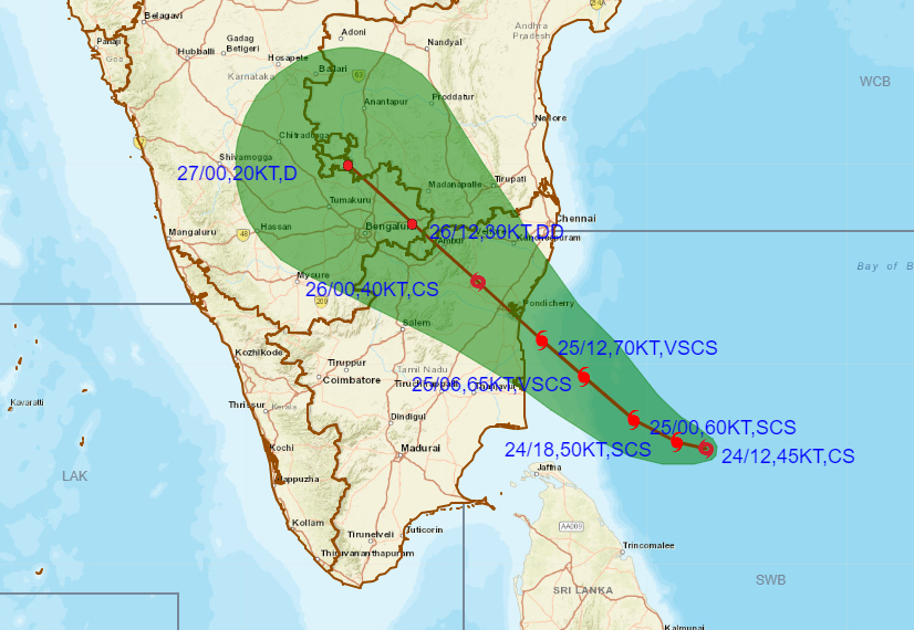 iamvijayakumar's tweet photo. Cyclone Nivar will be grim and bit powerful remainder of cyclone thane. Nivar will have its heavy wind impact in Viluppuram, Pondicherry, North Cuddalore districts. High impact in South Chengalpattu, Thiruvannamalai, Kallakurichi districts #CycloneNivar #CycloneThane https://t.co/bB5AtW0abb