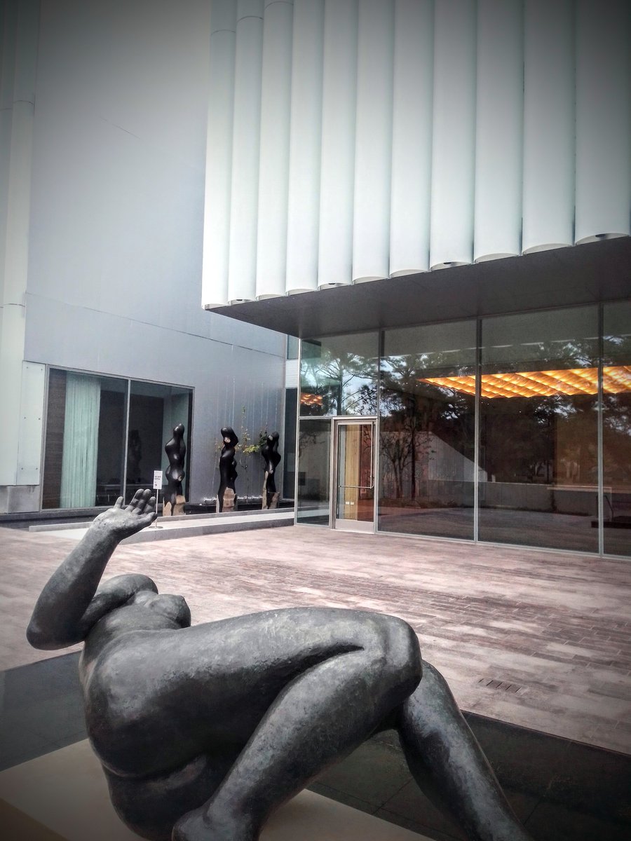 BarronsMedicalJ's tweet photo. @Apple #BMJSports #Austin &amp; #Barron's Medical Journal Has #Voted The Museum of #FineArts, #MFAH  #Houston As The #1 Museum In The #World For The Year: 2020
With The  Nancy &amp; Rich #KinderBuilding - A #international collections of modern contemporary #art @nytimes @FT #GreatJob #HTX #ATX https://t.co/ibNWEJRGsW