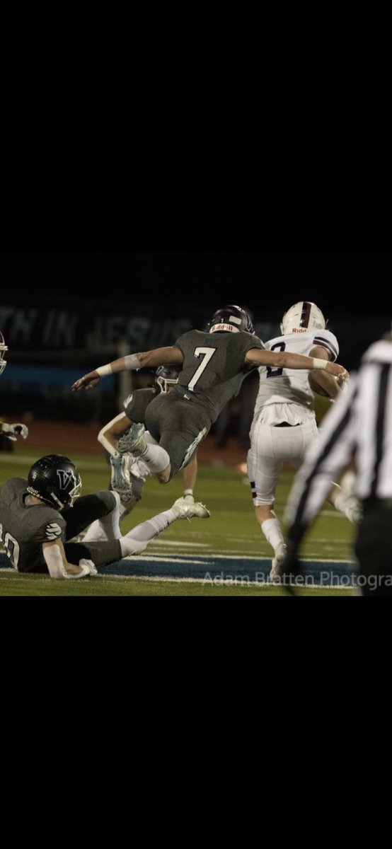 EliHamilton_'s tweet photo. I love this team. I love how we play for each other...We are brothers on a mission @GoValorFootball @donnieyantis https://t.co/473TwOEW1G