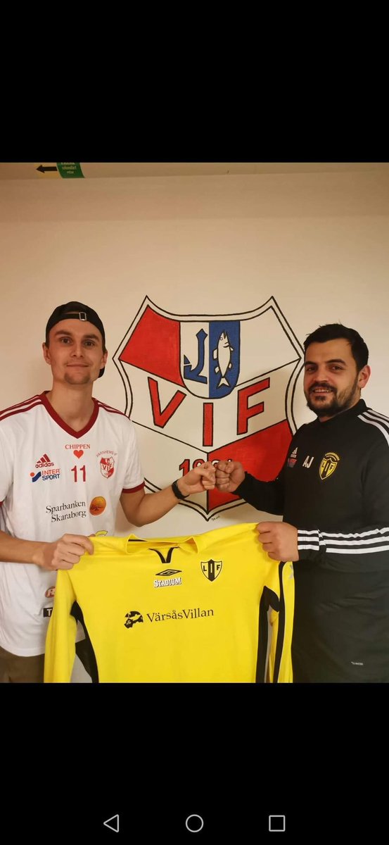 Lundsbrunnsif's tweet photo. Nyförvärv! Den förlorade sonen har återvänt! Jocke Johansson som ansluter från Axvalls IF är klar för spel med oss 2021! Sportchefen Alush Jusufi till höger! ❤️🤍💛🖤 https://t.co/8f2brZgEBF