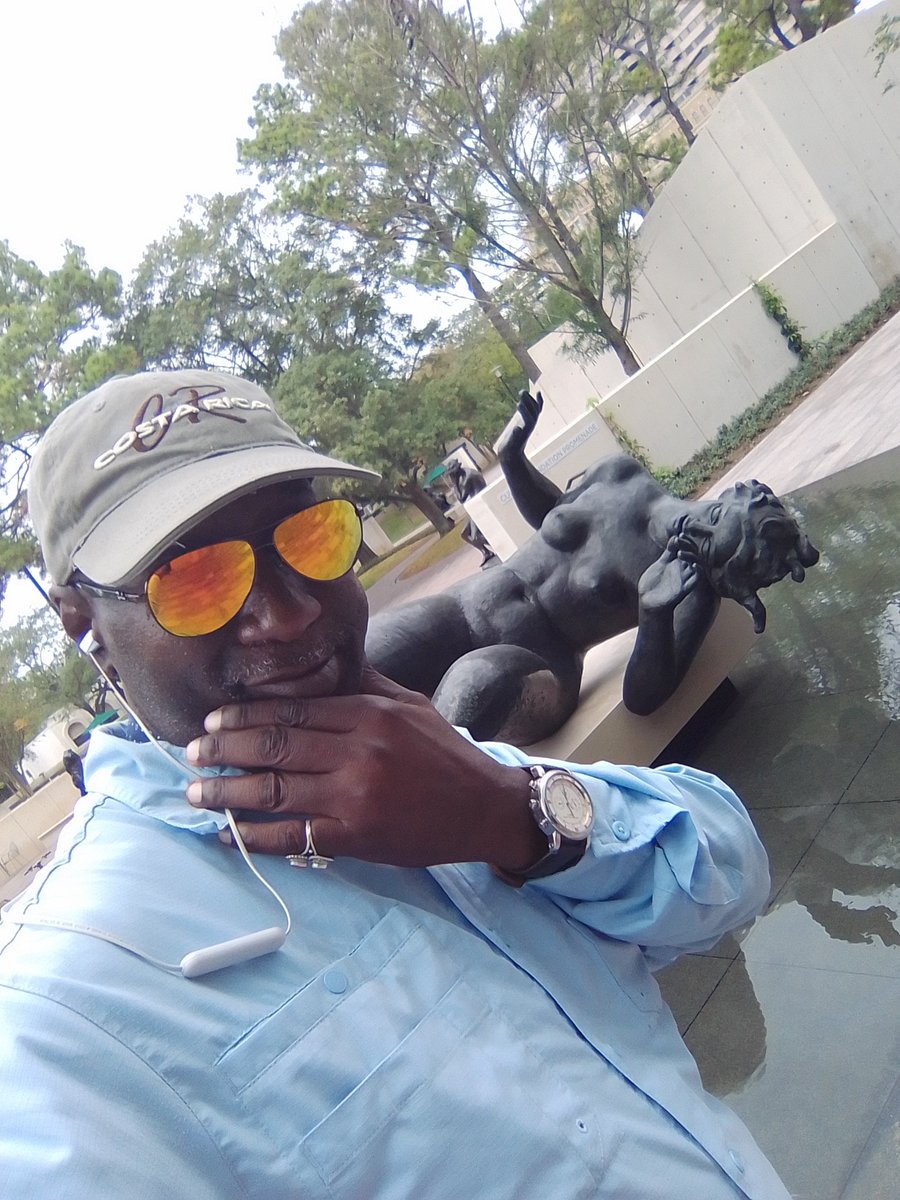 BarronsMedicalJ's tweet photo. @Apple #BMJSports #Austin &amp; #Barron's Medical Journal Has #Voted The Museum of #FineArts, #MFAH  #Houston As The #1 Museum In The #World For The Year: 2020
With The  Nancy &amp; Rich #KinderBuilding - A #international collections of modern contemporary #art @nytimes @FT #GreatJob #HTX #ATX https://t.co/ibNWEJRGsW