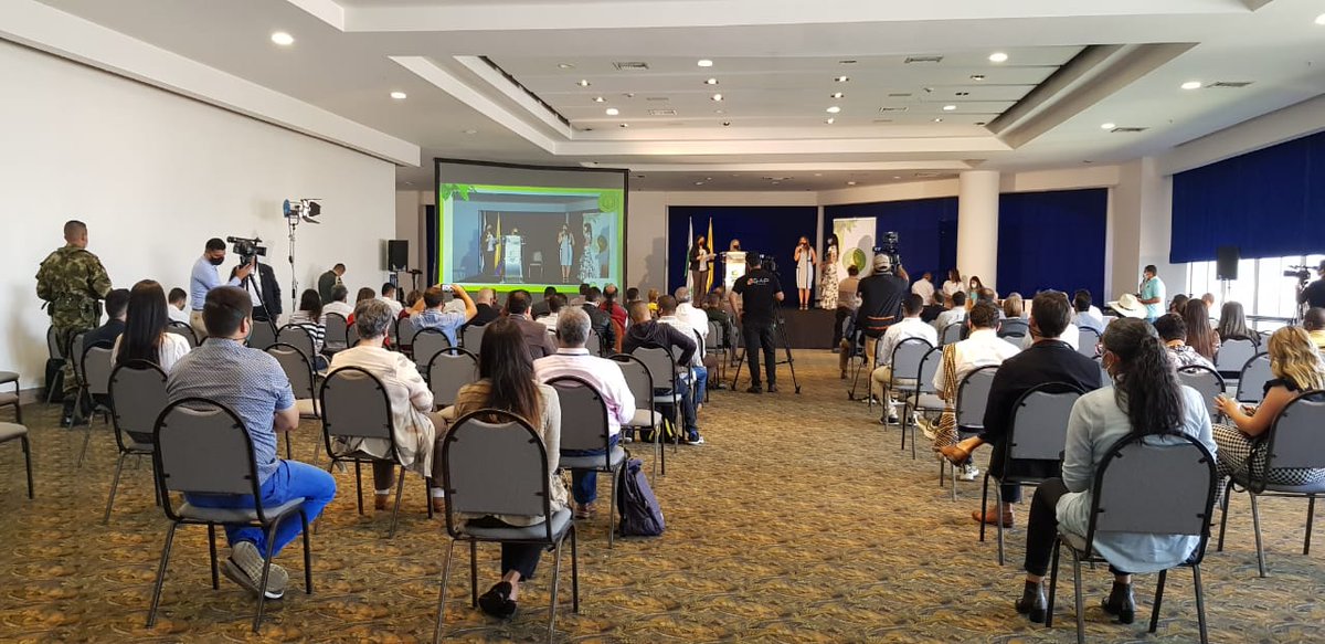 CNPMLTA's tweet photo. El @CNPMLTA  en convenio con @Corantioquia , nos encontramos en la Gran ceremonia #SelloDeSostenibilidad, evento en el que reconocemos a las empresas que van más allá de la normatividad ambiental. https://t.co/kxxueYI62n