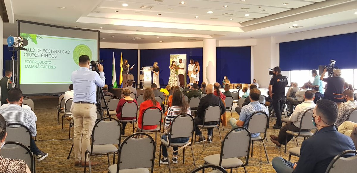 CNPMLTA's tweet photo. El @CNPMLTA  en convenio con @Corantioquia , nos encontramos en la Gran ceremonia #SelloDeSostenibilidad, evento en el que reconocemos a las empresas que van más allá de la normatividad ambiental. https://t.co/kxxueYI62n