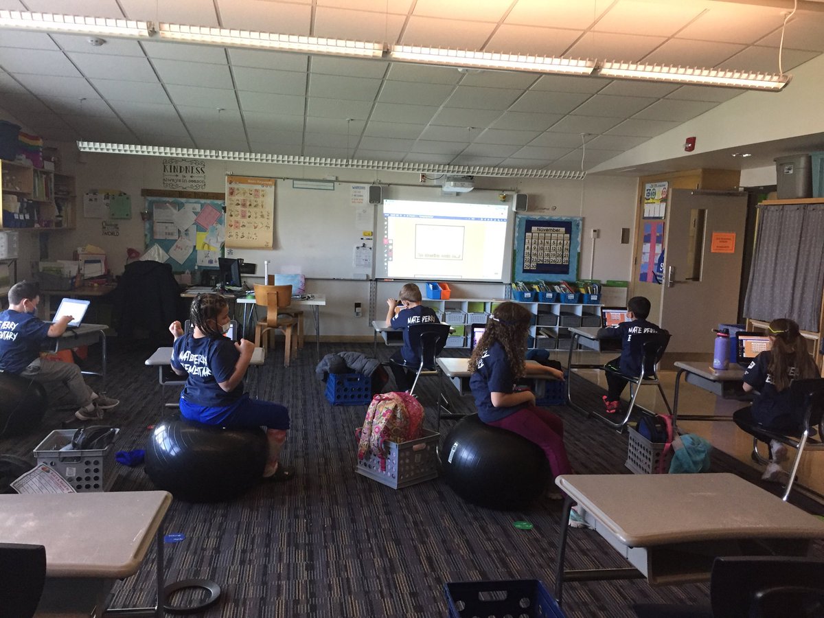 hunter2ndnpe's tweet image. So focused! Given the answer...what is the question? The answer is 26 spoons...what’s YOUR question? ⁦@MrsMassaMath⁩ making them really think today!