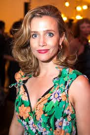 merlinpapin3's tweet photo. On souhaite un Bon Anniversaire à #LisaDawn qui a 43 ans , On peut la voir dans
Le Tailleur de Panama (vu)
Top Boys
Rock Rivals
Cible emouvante
An Afterhought
Les Aventures d'Oliver Twist
@Jouxplane83 @FredOL69007 https://t.co/eHoKKOv7RB