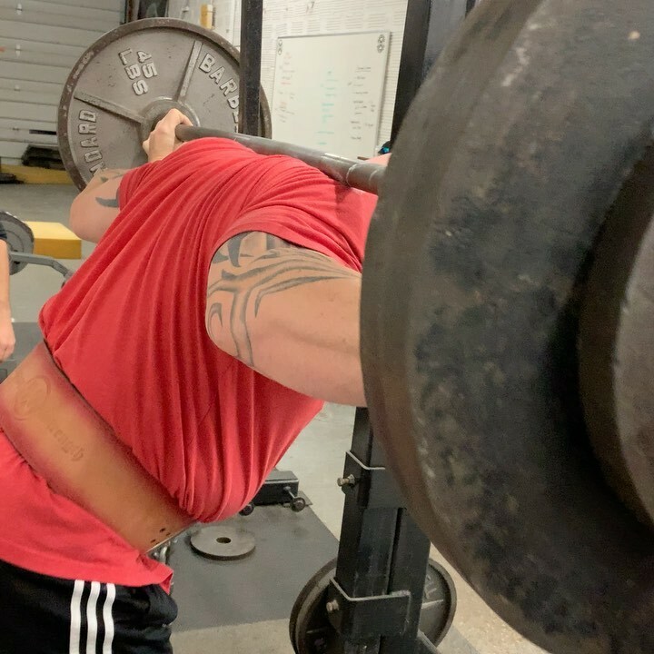 RealMattWenning's tweet photo. Speed squats!!!! 120 in chain and 285 weight. Explosive power is hard to maintain while cutting, but imperative to sustain those type 2 fibers!!!! https://t.co/W0ACPunPEI #wenning #speed #squats #legs #dynamicday #explosive https://t.co/ZNV34gcsN7 https://t.co/dTQsFtgsoy