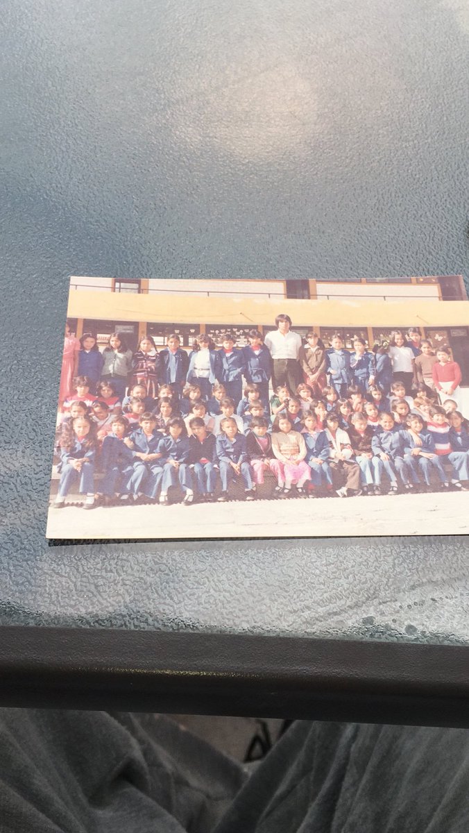 CiriloSalasH's tweet photo. Somos lo que damos, hace 40 años, parece que fue ayer, lo mejor de mi vida #SoyMaestro.
Creo en el relevo generacional, en el empoderamiento de las mujeres.
#C500 https://t.co/AeuzMESYsK