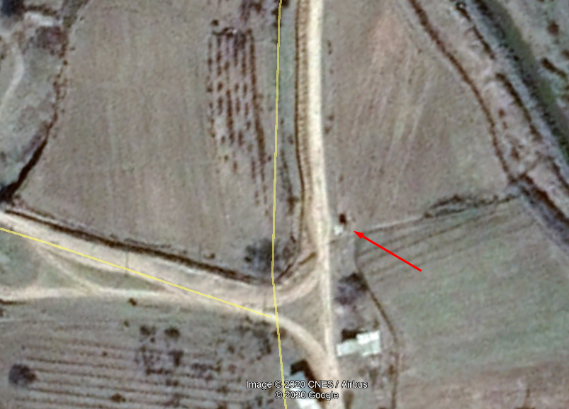 16. The location of the 4th pic is here  https://goo.gl/maps/jo3khLSfYYNd4ggbA on the Azeri army's initial axis of advance north towards Lacin. The vehicles + D-30 are in front/next to the road sign marked by the red arrow in 4th slide. Thanks to  @azyakancokkacan for the slides + geolocation.