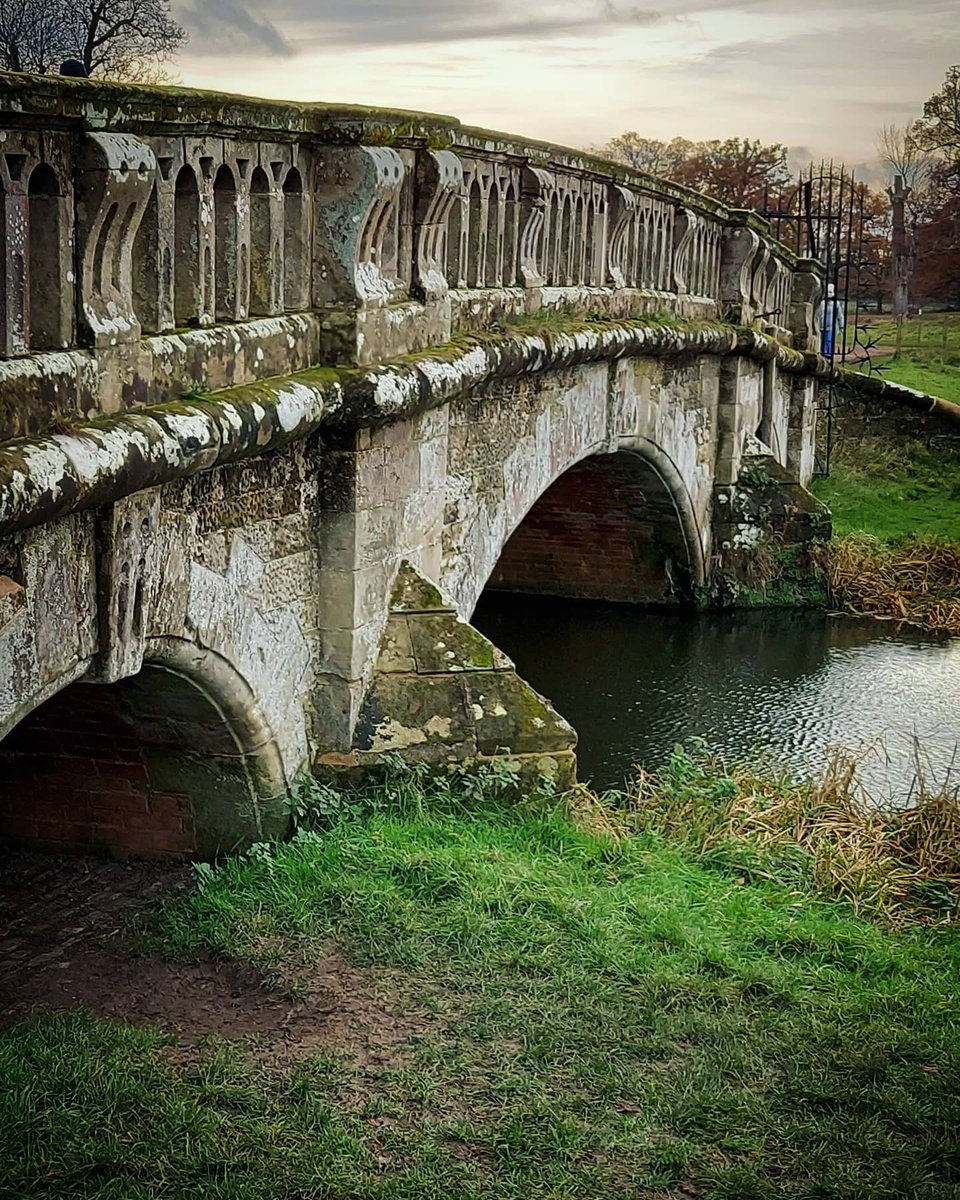 TheLivelyChef's tweet photo. National Trust, Charlecote Park
Another day, another walk!!
@nationaltrust
I got to see an old castle too @EHKenilworth
.
#walking #nationaltrust #freshair #views #nature #history #chalecotepark #anotherwalk #castle #kenilworthcastle #everybodyneedsnature https://t.co/lwqwjKUBVX